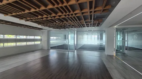 WhatsApp Image 2025-11-19 at 13.58.16.